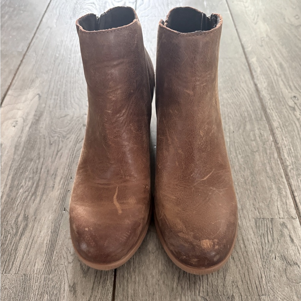 Sorel Joan of Arc Wedge II Brown Leather Booties with Zipper- worn once